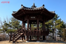 금빛 사찰 수국사 구경하고 봉산 산책까지 | 서울시 - 내 손안에 서울 이색 나들이 코스 추천! 금빛 사찰 수국사 구경하고 봉산 산책까지