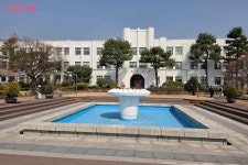 북촌에서 잠시 머물기 좋은 명소 2곳 정독도서관·서울교육박물관 | 서울시 - 내 손안에 서울 북촌에서 잠시 머물기 좋은 명소 2곳 정독도서관... 