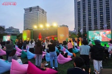 4월의 햇살 아래 다시 문을 연 서울야외도서관 | 서울시 - 내 손안에 서울 기다림은 끝났다! 4월의 햇살 아래 다시 문을 연 서울야외도서관