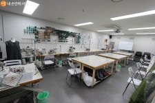 한 땀 한 땀 이음피움에서 즐기는 바느질 체험 > 내 손안에 서울 > 서울이야기 > 시민소통 > 정보소통광장 한 땀 한 땀 이음피움에서 즐기는... 