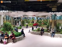 "지하철역 맞습니다" 새롭게 단장한 종각역, 녹사평역 > 내... 지하철역 맞습니다"  새롭게 단장한 종각역, 녹사평역