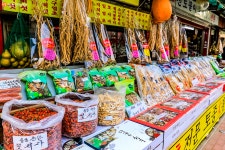 [사진] 자꾸 건강해지는 기분이야! 서울약령시장 > 내 손안에 서울 > 서울이야기 > 시민소통 > 정보소통광장