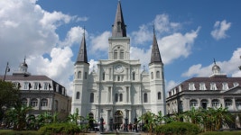 New Orleans City, Cemetery, & Garden District Tour