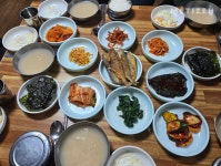 넷플릭스 1위 당신의 맛 푸드 감독이 소개하는 전주 백반 맛집 TOP 6 - 함께하면 더 맛있는 즐거움 메티즌 - 함께하면 더 맛있는 즐거움
