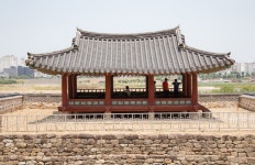 군사적 기능이 중시된, 공주 공산성 만하루<선비 문화의 산실, 누정<지역N문화 테마 군사적 기능이 중시된, 공주 공산성 만하루