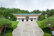 이웃 나라의 도리를 어긴 왜군을 꾸짖은 송상현의 부산 충렬사