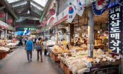 한약재의 집산지 경동시장<소중한 기억 속 푸짐한 情, 시장<지역N문화 테마 한약재의 집산지 경동시장