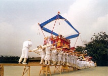 출상 전날 밤, 상여가 나가는 과정을 흉내낸 바위절마을 호상놀이<함께... 테마 출상 전날 밤, 상여가 나가는 과정을 흉내낸 바위절마을 호상놀이