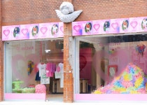 씨씨콜렉트X웜브라운 팝업스토어, WONDER LAND PROJECT :: Behance 씨씨콜렉트X웜브라운 팝업스토어, WONDER LAND PROJECT - cmmm... 