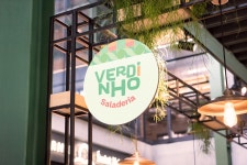 Verdinho Saladeria - Brand Identity on Behance Verdinho Saladeria - Brand Identity