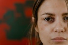 5 Signs You’re Not in Love — It’s Trauma Bonding | by Claire Lowe | Hello, Love | Jul, 2022 | Medium 5 Signs You’re Not... 