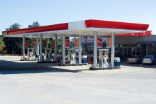 Gas Station Heroin Use Is Trending | by Kelly Carmichael | Bouncin’ and Behavin’ Blogs | Jun, 2025 | Medium Gas Station... 
