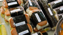 How to make Spam Musubis. If you’ve ever visited a convenient… | by Tristyn Borden | Medium How to make Spam Musubis