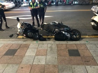 부산대 학생 커뮤니티 마이피누 - 어제밤 정문앞 오토바이 넘어진 사건