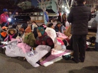 어제 새벽 헌재 앞 풍경 - BATTLEPAGE