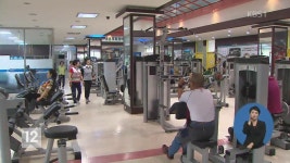 눈과 입을 깨우는 알록달록 ‘식용 꽃’ | KBS 뉴스 눈과 입을 깨우는 알록달록 ‘식용 꽃’