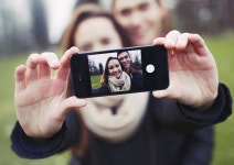 스마트폰으로 사진작가처럼 찍어보기 3편 – 특별한 인물사진을 찍는 손쉬운 방법