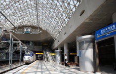 인천공항 KTX 운행 열흘만에 공항리무진 승객 12% 하락 | 서울특별시 미디어재단 TBS