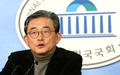 많은 비박의원들 지지받아 | 서울특별시 미디어재단 TBS  이한구내가 친박? 많은 비박의원들 지지받아... 
