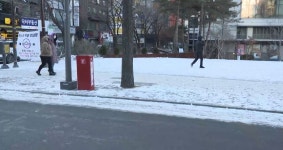 눈발 약해졌지만 밤까지 이어져…도로 곳곳 통제 | 서울특별시 미디어재단 TBS