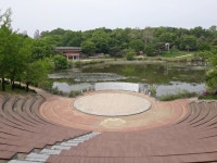 올림픽공원 수변무대 계단·벽면서 또 낙서 발견 | 서울특별시 미디어재단 TBS