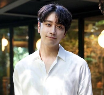 활짝 웃지 못한 MVP 김재환 “6년전 실수, 매일매일 후회”