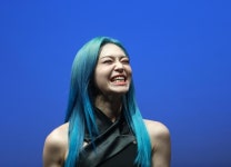 BTS·몬스타엑스 이어....알렉사, 美 미국 매니지먼트 계약 체결 | 한국일보