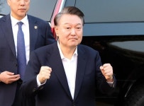 ‘표절의혹 제보’ 제자에 소송 건 서울대 교수…동료 교수들은 “사퇴하라” | 한국일보 서울대 교수들, 제자에 소송 건 교수에 “사퇴하라”... 