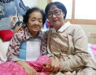 통역 전문가 길 접고 23년째 부모 봉양... 자식된 도리일 뿐-사람ㅣ한국일보