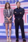 [포토]스테파니-윤태식 댄스와 체육 선생님-사회ㅣ한국일보