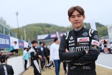 [인터뷰] 준피티드 레이싱 김학겸 - 드라이버 김학겸을 위해-경제ㅣ한국일보