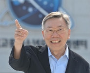 ‘코스모스’ 번역한 원로 천문학자 홍승수 서울대 명예교수 별세-사람ㅣ한국일보