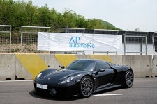 [리뷰] 기술로 빚어낸 극한의 드라이빙, 포르쉐 918 스파이더-경제ㅣ한국일보