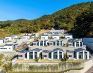 공장에서 만든 전원주택 마을... DL이앤씨 국내 첫 준공-경제ㅣ한국일보