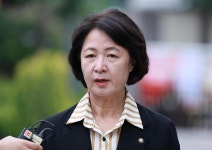 추미애 혁신당 성비위 가해자 커밍아웃 놀랍다… 조치 미뤄 진실게임 | 한국일보