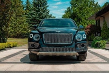 호화스러운 SUV의 진화, 인카스 아머드 벤테이가-경제ㅣ한국일보