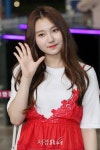 프리스틴 성연, 상큼 손인사~ (김포공항 출국) | 서울경제 프리스틴 성연, 상큼 손인사~ (김포공항 출국)