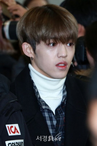 세븐틴 에스쿱스, 짙은 카리스마 (공항 패션) | 서울경제 세븐틴 에스쿱스, 짙은 카리스마 (공항 패션)