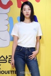 남경, 시선 사로잡는 아우라 | 서울경제 남경, 시선 사로잡는 아우라
