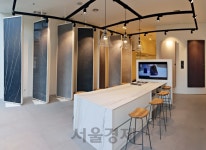 현대리바트, 세라믹타일 유통...토털 인테리어 강자 도약한다 | 서울경제 현대리바트, 세라믹타일 유통...토털 인테리어 강자 도약한다