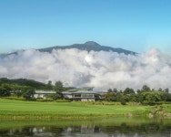 한라산 선과 색 살린 환상의 코스…자연이 만든 秀作 | 서울경제 한라산 선과 색 살린 환상의 코스…자연이 만든 秀作