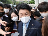 ‘사적채용’ 논란에 장제원 “1년 무보수로 일했는데…오히려 역차별” | 서울경제 ‘사적채용’ 논란에 장제원 “1년 무보수로 일했는데... 
