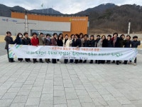 산업체부설학교 오운여상 졸업생들의 모교방문 | 서울경제 산업체부설학교 오운여상 졸업생들의 모교방문