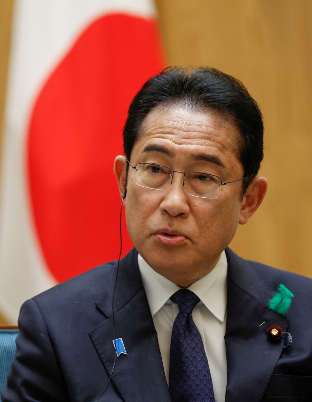 야스쿠니 신사에 중국어로 쓰인 낙서로 인한 운영 당국의 대응에 관심 집중.