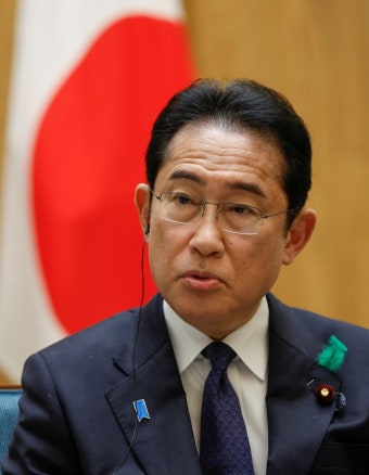 기시다, 야스쿠니 신사에 공물 봉납 | 서울경제 기시다, 야스쿠니 신사에 공물 봉납