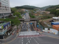 용인대입구삼거리 상습정체 풀릴까…가변차로 운영 | 서울경제 용인대입구삼거리 상습정체 풀릴까…가변차로 운영