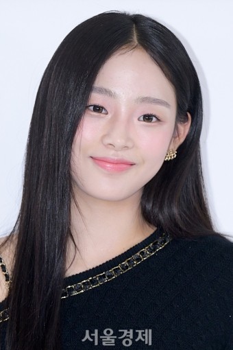 뉴진스 민지, 천사의 미소 [SE포토] | 서울경제 뉴진스 민지, 천사의 미소 [SE포토]