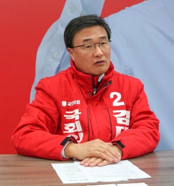 '부산 사상' 김대식 예비후보 '가장 시급한 현안은 교육' | 서울경제 '부산 사상' 김대식 예비후보 '가장 시급한 현안은 교육'
