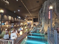 영종도 인스파이어에 뜬 우주선…외계 행성으로 떠나볼까 | 서울경제 영종도 인스파이어에 뜬 우주선…외계 행성으로 떠나볼까