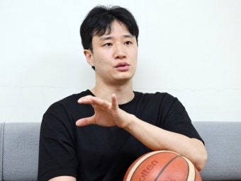 '농구 대통령' 허재 아들 허웅, 전 여친 고소…'결별 뒤에도 수년간 금전 협박' | 서울경제 '농구 대통령' 허재 아들 허웅, 전 여친 고소…'결별...